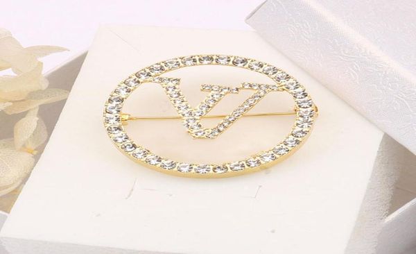 luxury women men designer brand letter brooches 18k gold plated inlay crystal rhinestone jewelry brooch charm pearl pin marry chri1054879, Gray
luxury women men designer brand letter brooches 18k gold plated inlay crystal rhinestone jewelry brooch charm pearl pin marry chri1054879, Gray