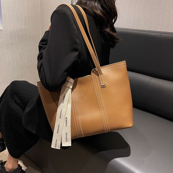 fashion tote bag pu shoulder bag outdoor large capacity design women's handbag
fashion tote bag pu shoulder bag outdoor large capacity design women's handbag