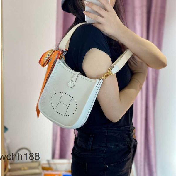 bags 2023 herms evelyns tote designer mini bag messenger togo leather lychee grain h bucket women's one shoulder mobile 17cm
bags 2023 herms evelyns tote designer mini bag messenger togo leather lychee grain h bucket women's one shoulder mobile 17cm