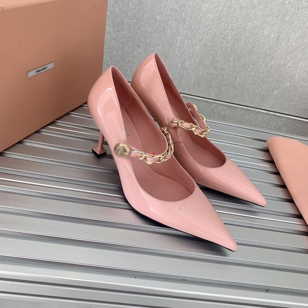 2023 fashion dress shoes small fragrance light mouth single shoes sandals women's color matching french thick heel baotou back empty hi, Black
2023 fashion dress shoes small fragrance light mouth single shoes sandals women's color matching french thick heel baotou back empty hi, Black