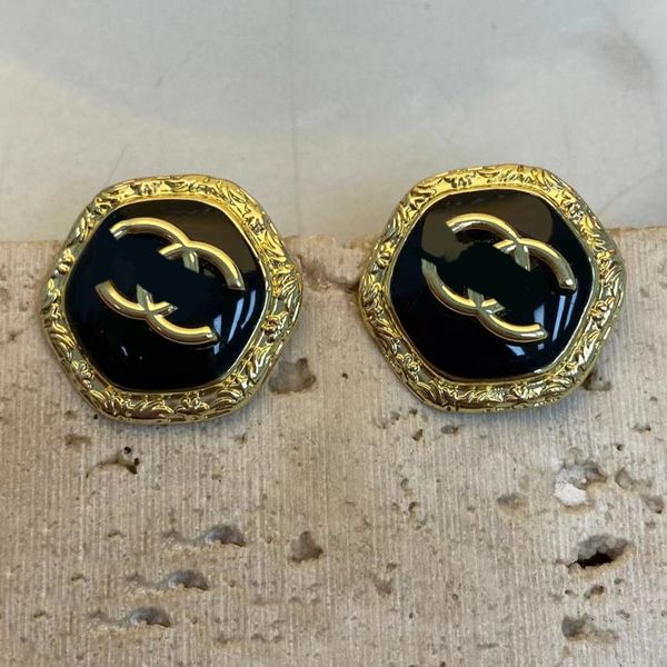 classic court style letter designer stud earrings simple brand earring for women charm wedding gifts jewelry accessory high quality, Golden;silver
classic court style letter designer stud earrings simple brand earring for women charm wedding gifts jewelry accessory high quality, Golden;silver