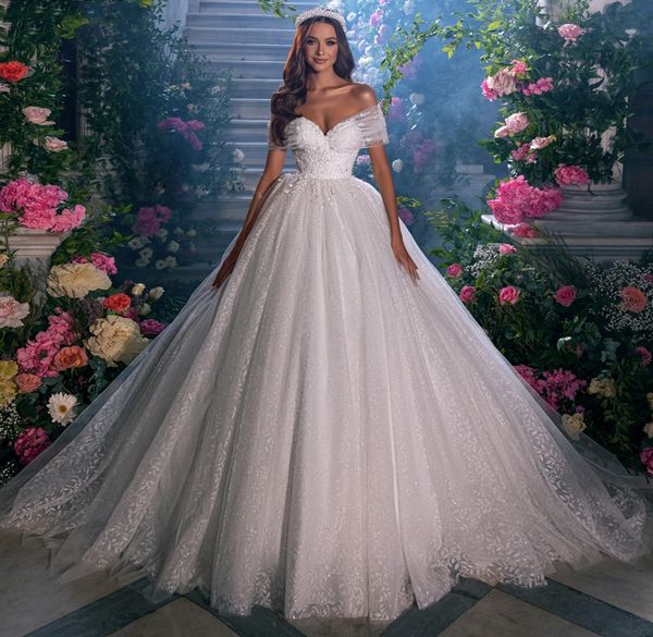 luxury wedding dress 2023 bridal gown a-line beading lace appliques off the shoulder vestidos de noiva arabic dubai custom made, White
luxury wedding dress 2023 bridal gown a-line beading lace appliques off the shoulder vestidos de noiva arabic dubai custom made, White