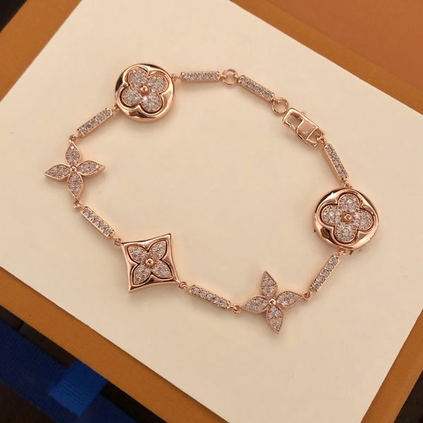 fashion designer new bracelet luxury multi flower full diamond bracelet gorgeous exquisite gift women's party without box, Golden;silver
fashion designer new bracelet luxury multi flower full diamond bracelet gorgeous exquisite gift women's party without box, Golden;silver