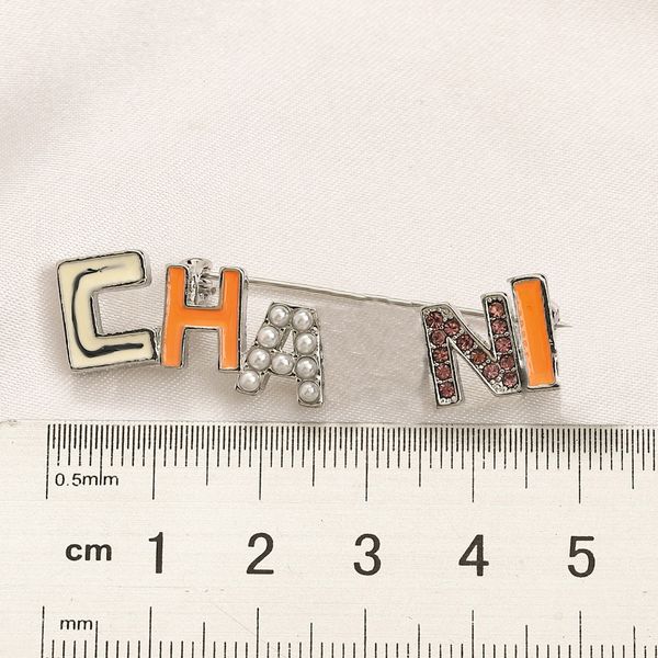 fashion elegant style letter designer brooch pins for men womens brand colorful brooch pin suit dress for wedding part gift jewelry accessor, Gray
fashion elegant style letter designer brooch pins for men womens brand colorful brooch pin suit dress for wedding part gift jewelry accessor, Gray