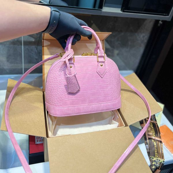 new fashion women shoulder bags alligator handbag retro luxurys designers bag leather handbags shell wallet purse ladies cosmetic crossbody
new fashion women shoulder bags alligator handbag retro luxurys designers bag leather handbags shell wallet purse ladies cosmetic crossbody