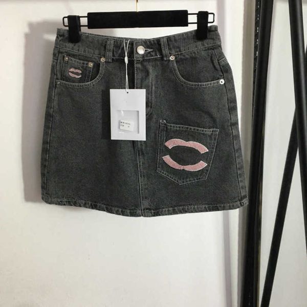 23ss denim skirt mini skirt wrap skirt designer skirts logo embroidery pocket high waist denim short half skirt women clothes a1, Black
23ss denim skirt mini skirt wrap skirt designer skirts logo embroidery pocket high waist denim short half skirt women clothes a1, Black