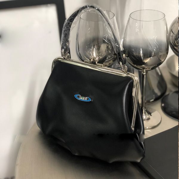 black hobos shoulder bags chains handbags girl's tote bag satchels vivi leather bags punk handbags women's shoulder bag vintage ha
black hobos shoulder bags chains handbags girl's tote bag satchels vivi leather bags punk handbags women's shoulder bag vintage ha