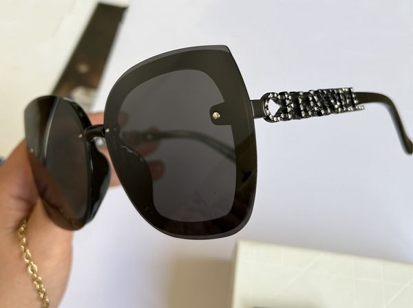 2023 luxury designer brand sunglasses designer sunglass eyeglass women men glasses womens sun glass uv400 lens with box 4933, White;black
2023 luxury designer brand sunglasses designer sunglass eyeglass women men glasses womens sun glass uv400 lens with box 4933, White;black