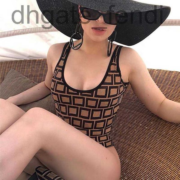 women's swimwear designerdesigner bikinis woman one-piece bikini with letter swimsuits crystal summer swimwear beach luxury bathing sui, White;black
women's swimwear designerdesigner bikinis woman one-piece bikini with letter swimsuits crystal summer swimwear beach luxury bathing sui, White;black