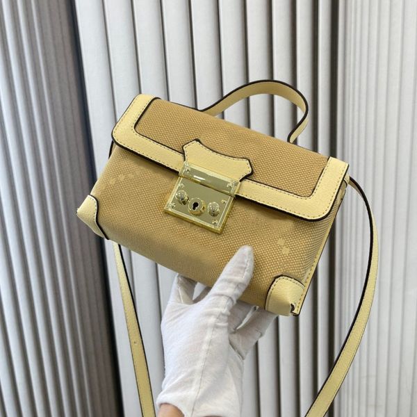women's tote designer one shoulder bag luxury handbag genuine leather shoulder strap monogram print classic logo clamshell two-color cr
women's tote designer one shoulder bag luxury handbag genuine leather shoulder strap monogram print classic logo clamshell two-color cr