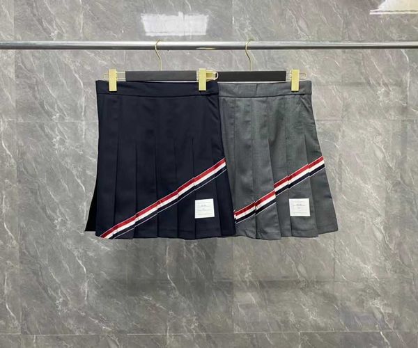 new 2023 spring/summer tb high waist a-line solid color women's slim and casual versatile pleated short half skirt, Black
new 2023 spring/summer tb high waist a-line solid color women's slim and casual versatile pleated short half skirt, Black