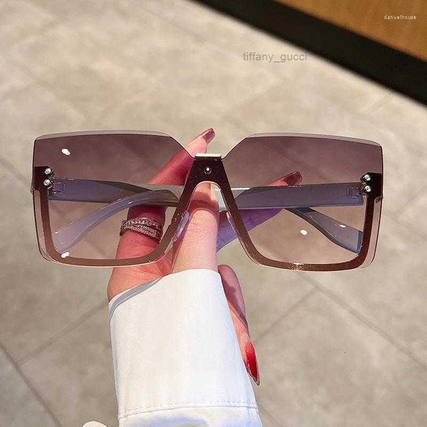 sunglasses rimless for men women trendy vintage oversized one-pieces lady shades eyewear design sun glasses, White;black
sunglasses rimless for men women trendy vintage oversized one-pieces lady shades eyewear design sun glasses, White;black