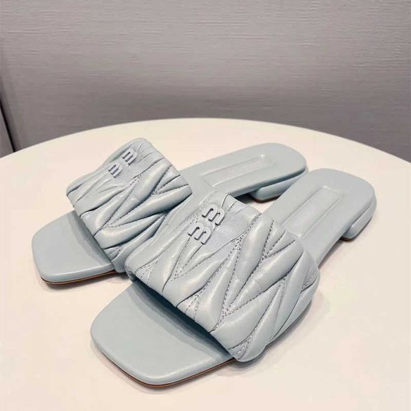 leather miu high edition slippers luxury womens shoes designer sandals fashion beach slipper soft leathers low heel flip flops, Black
leather miu high edition slippers luxury womens shoes designer sandals fashion beach slipper soft leathers low heel flip flops, Black