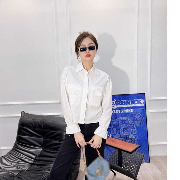 23ss designer women long sleeve shirt high neck blouse shirt double f embossed pocket design women clothes a1, White
23ss designer women long sleeve shirt high neck blouse shirt double f embossed pocket design women clothes a1, White