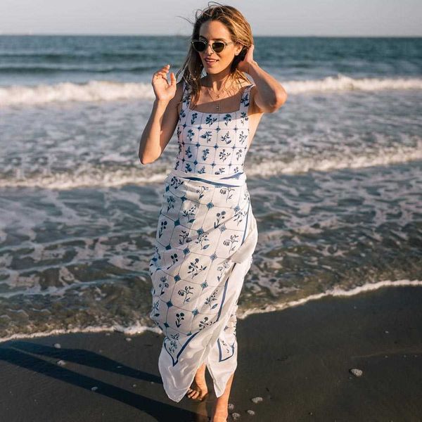 2022 new retro high waist printed swimsuit square neck backless bikini slim one piece swimwear fashion lace up beach dress230413, White;black
2022 new retro high waist printed swimsuit square neck backless bikini slim one piece swimwear fashion lace up beach dress230413, White;black