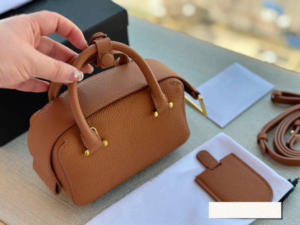 7a delv high end totes mini handbag women's commuter cool box nano bag genuine leather simple and magnificent flip zipper lightweight b
7a delv high end totes mini handbag women's commuter cool box nano bag genuine leather simple and magnificent flip zipper lightweight b