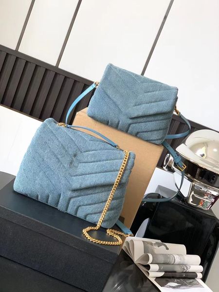 2023 pouch bag the outer layer is lightly frosted and has a super soft and comfortable feel, paired with gold vintage hardware. the inner la
2023 pouch bag the outer layer is lightly frosted and has a super soft and comfortable feel, paired with gold vintage hardware. the inner la