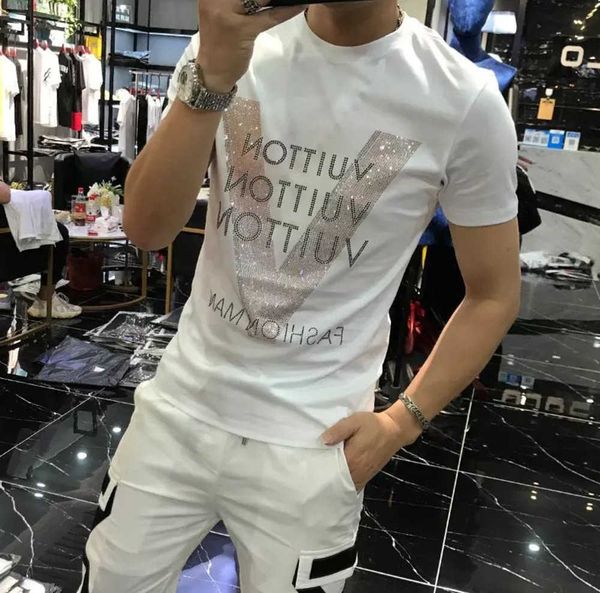 men's t-shirts 2022 new mercerized cotton v-pattern rhinestone designer male slim casual tees black white fashion trend short sleeve cl, White;black
men's t-shirts 2022 new mercerized cotton v-pattern rhinestone designer male slim casual tees black white fashion trend short sleeve cl, White;black
