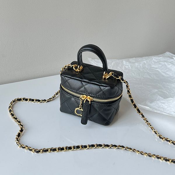 ladies designer vanity crossbody shoulder bags with gold/silver metal hardware matelasse chain handbags caviar leather cowhide cosmetic case
ladies designer vanity crossbody shoulder bags with gold/silver metal hardware matelasse chain handbags caviar leather cowhide cosmetic case