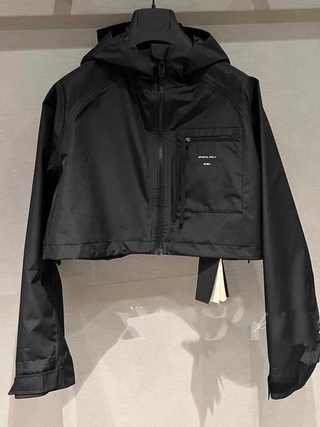 23ss womens designer clothing womens jacket logo print long-sleeved zipper short hooded trench coat women clothes, Black;brown
23ss womens designer clothing womens jacket logo print long-sleeved zipper short hooded trench coat women clothes, Black;brown