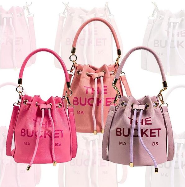 drawstring bag luxury marc jocobs the tote handbag womens designer wash pouch mans wallet makeup genuine leather shoulder clutch cosmetic cr, Black;red
drawstring bag luxury marc jocobs the tote handbag womens designer wash pouch mans wallet makeup genuine leather shoulder clutch cosmetic cr, Black;red