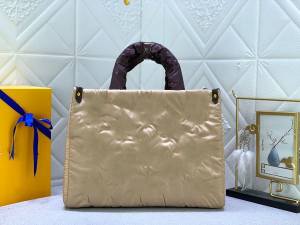 mt new down jacket handbag men's and women's same style silver shopping bag embroidery letter bag large capacity cross body m59007
mt new down jacket handbag men's and women's same style silver shopping bag embroidery letter bag large capacity cross body m59007