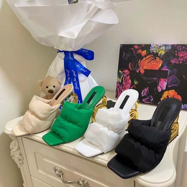 luxury dress shoes designer high heels fashion luxury imported materials gold letter heels fashion versatile items with box 35-40, Black
luxury dress shoes designer high heels fashion luxury imported materials gold letter heels fashion versatile items with box 35-40, Black