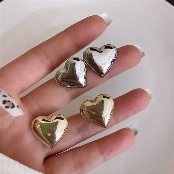 stud 2022 korean new heart gold silver color simple stud earring for women fashion jewelry vintage oorbellen brincos p230411, Golden;silver
stud 2022 korean new heart gold silver color simple stud earring for women fashion jewelry vintage oorbellen brincos p230411, Golden;silver