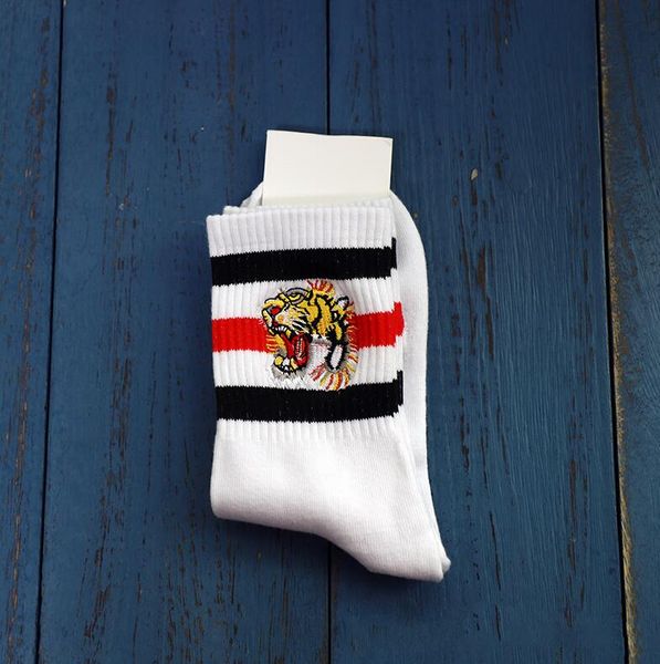 2023 men women 2pcs 1 lot cotton sock tiger head embroidery retro striped in tube socks casual breathable black white stockings a2
2023 men women 2pcs 1 lot cotton sock tiger head embroidery retro striped in tube socks casual breathable black white stockings a2