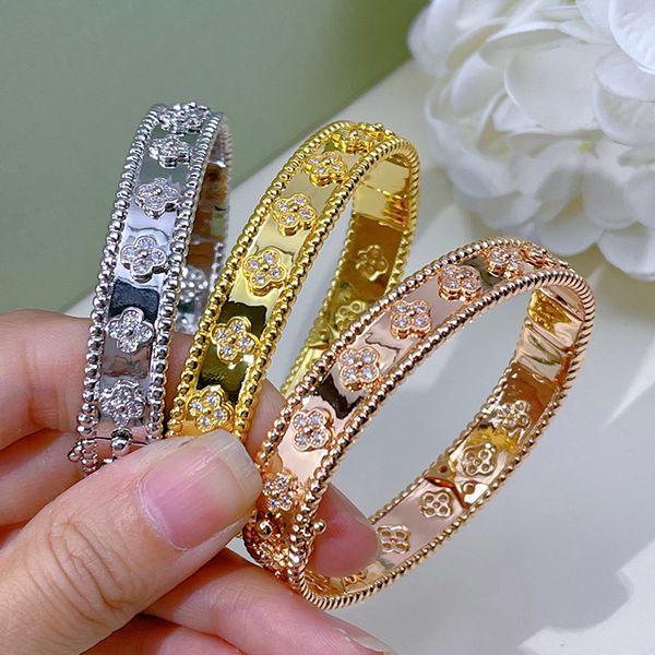 four leaf clover bangle natural shell gemstone gold plated 18k designer for woman t0p quality highest counter quality fashion european size, Black
four leaf clover bangle natural shell gemstone gold plated 18k designer for woman t0p quality highest counter quality fashion european size, Black