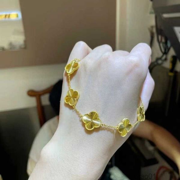 luxury designer bracelet four leaf clover charm bracelets for woman elegant fashion 18k gold shell chain mother women girls holiday birthday, Silver
luxury designer bracelet four leaf clover charm bracelets for woman elegant fashion 18k gold shell chain mother women girls holiday birthday, Silver