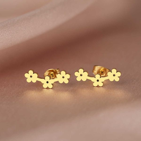 stud stainless steel earrings delicate flower curved arc design charm fashion stud earrings for women jewelry wedding party girl gift p23041, Golden;silver
stud stainless steel earrings delicate flower curved arc design charm fashion stud earrings for women jewelry wedding party girl gift p23041, Golden;silver