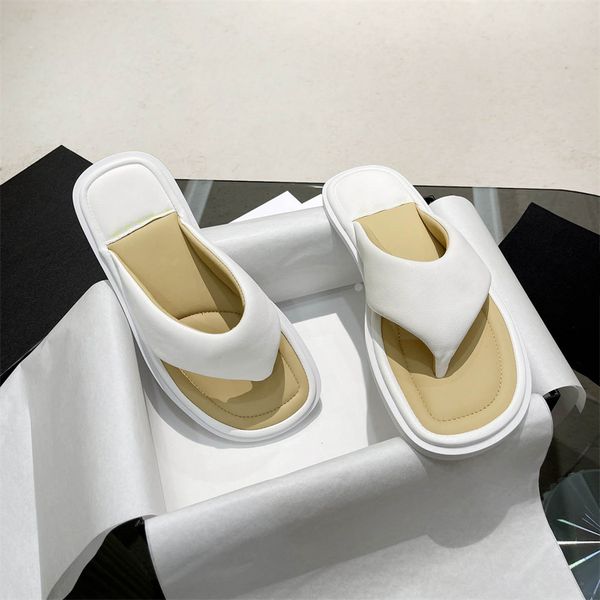 designer cc beach shoes luxury leather flip flops women fashion sandals classic slippers outdoor shoes summer slides for holiday party xt08
designer cc beach shoes luxury leather flip flops women fashion sandals classic slippers outdoor shoes summer slides for holiday party xt08