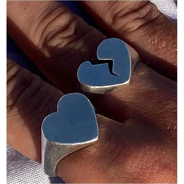 lost lady broken heart ring fashion heart-shaped ring alloy jewelry wholesale direct sales, Golden;silver
lost lady broken heart ring fashion heart-shaped ring alloy jewelry wholesale direct sales, Golden;silver