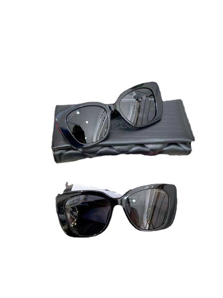 xiaoxiangjia's box with new diamond inlaid letters mirror legs net red the same style of plain face fashionable sunglasses female trend, White;black
xiaoxiangjia's box with new diamond inlaid letters mirror legs net red the same style of plain face fashionable sunglasses female trend, White;black