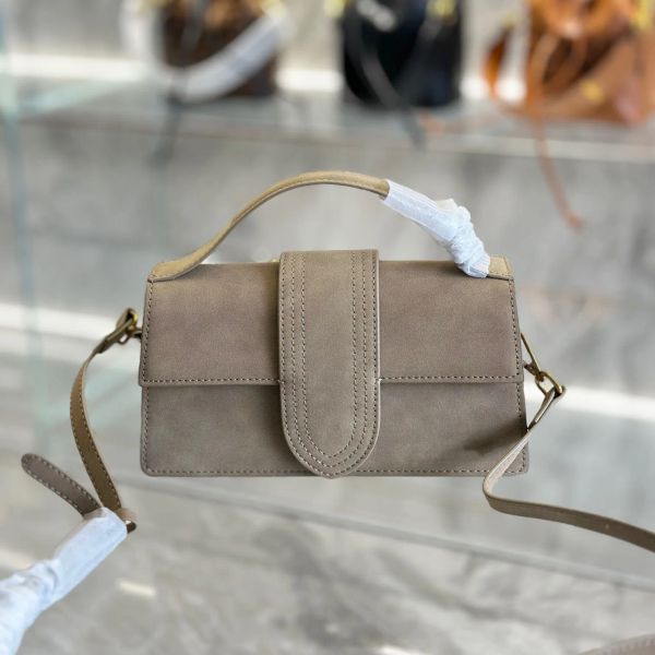 Classic Designer Handbag Fashion Letters Crossbody Bags Luxury Classic Shoulder Bag Internal Spacing Daily Capacity Crossbody Bags Free Shipping, Khaki 20*10cm
Classic Designer Handbag Fashion Letters Crossbody Bags Luxury Classic Shoulder Bag Internal Spacing Daily Capacity Crossbody Bags Free Shipping, Khaki 20*10cm