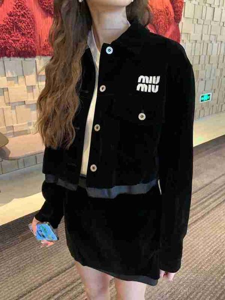 women's tracksuits designer swan velvet black set for 23 spring/summer new product sticker embroidery letter lapel coat half skirt two, Gray
women's tracksuits designer swan velvet black set for 23 spring/summer new product sticker embroidery letter lapel coat half skirt two, Gray