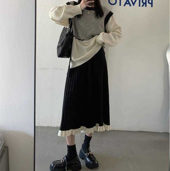 fall age reducing contrast color skirt ruffled pleated design drooping slimming, Black
fall age reducing contrast color skirt ruffled pleated design drooping slimming, Black