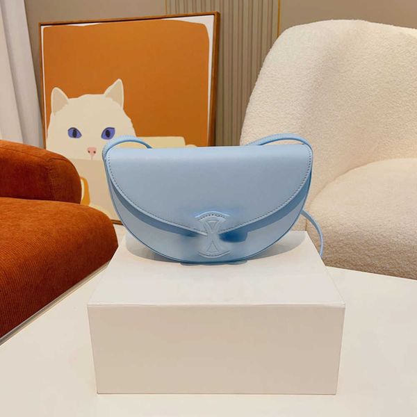 shoulder bags crossbody purses designer woman handbag simple half moon underarm tote luxury bag women leather bags buckle 221126
shoulder bags crossbody purses designer woman handbag simple half moon underarm tote luxury bag women leather bags buckle 221126