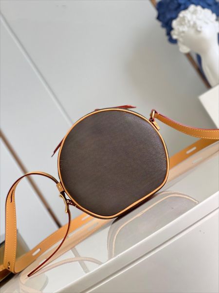 5a 2023luxury designer boite chapeau round bag cake cowhide shoulder crossbody bags nano handbags women phone camera purses
5a 2023luxury designer boite chapeau round bag cake cowhide shoulder crossbody bags nano handbags women phone camera purses