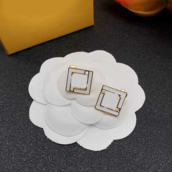 Designer Earring Fashion Square Classic Stud Earrings White Enamel Luxury Design Earring Women Party Wedding Jewelry
Designer Earring Fashion Square Classic Stud Earrings White Enamel Luxury Design Earring Women Party Wedding Jewelry