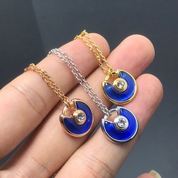 2023 new necklace fashion brand love pink fritillary blue fritillary light diamond pendant luxury niche senior valentine day party gift for, Silver
2023 new necklace fashion brand love pink fritillary blue fritillary light diamond pendant luxury niche senior valentine day party gift for, Silver