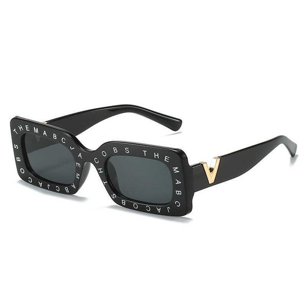2023 new personalized v-shaped for women's popular street shooting trend small frame sunglasses, White;black
2023 new personalized v-shaped for women's popular street shooting trend small frame sunglasses, White;black