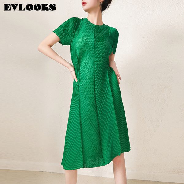 casual dresses evlooks women miyake green pleated big size dress designer o-collar short sleeve loose fit fashion l239 230413, Black;gray
casual dresses evlooks women miyake green pleated big size dress designer o-collar short sleeve loose fit fashion l239 230413, Black;gray