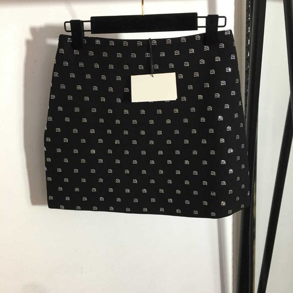 23ss mini skirt wrap skirt designer skirts drill a letter pack hip slimming a word high waist short half skirt women clothes, Black
23ss mini skirt wrap skirt designer skirts drill a letter pack hip slimming a word high waist short half skirt women clothes, Black