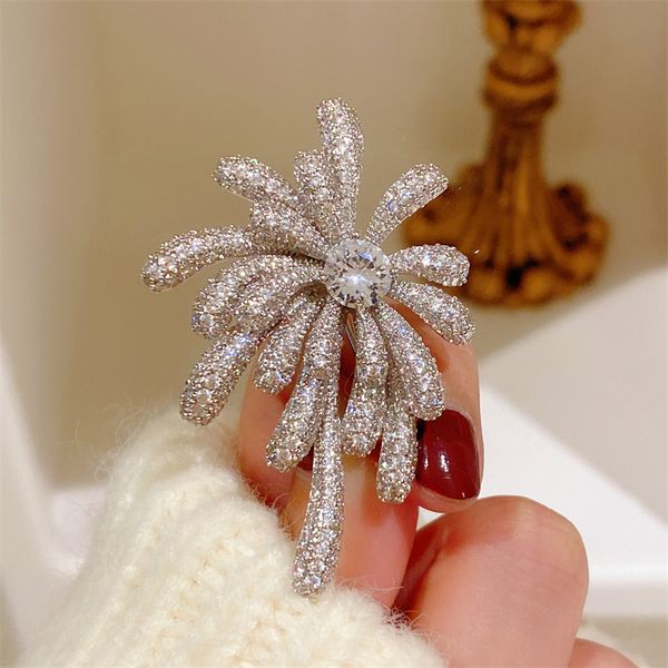 Luxury Women Men Designer Brand Floral Brooches 18K Gold Plated Inlay Diamond Jewelry Brooch Gift
Luxury Women Men Designer Brand Floral Brooches 18K Gold Plated Inlay Diamond Jewelry Brooch Gift