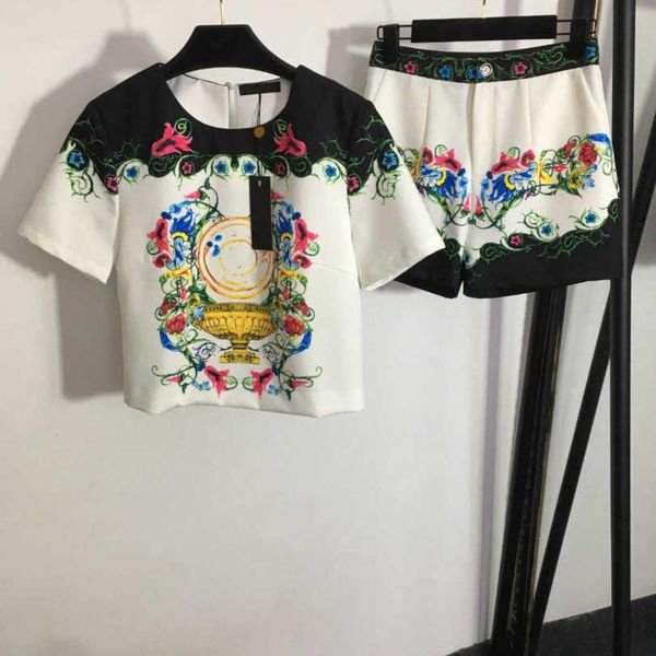 23ss womens shorts sets designer blouse women sets round neck vintage print short sleeve t-shirt casual shorts set women clothes a1, White
23ss womens shorts sets designer blouse women sets round neck vintage print short sleeve t-shirt casual shorts set women clothes a1, White