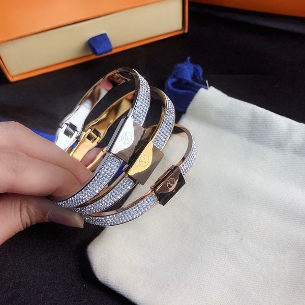 3color women 18k gold bangle bracelet luxury designer jewelry rhinestone faux leather pendant stainless steel bracelet wedding gifts s126, Black
3color women 18k gold bangle bracelet luxury designer jewelry rhinestone faux leather pendant stainless steel bracelet wedding gifts s126, Black