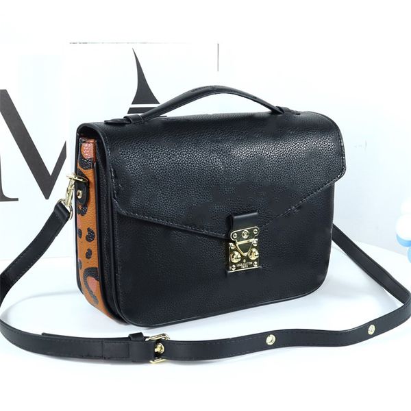 designer handbag crossbody women's crossbody bag leather women's handbag fashion luxury bag02
designer handbag crossbody women's crossbody bag leather women's handbag fashion luxury bag02
