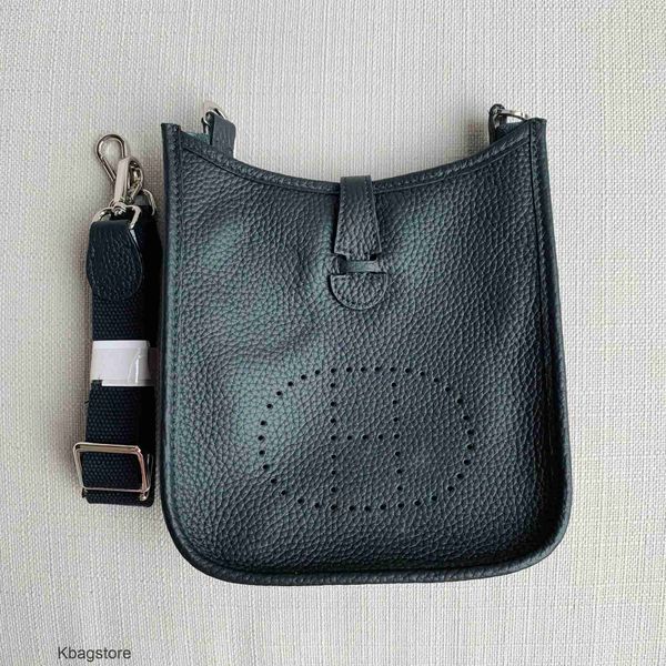 female evelyns summer herms designer tote bags bag style calf 2023 leather mini fashion one shoulder cross body hollow bucket 18cm 4sul
female evelyns summer herms designer tote bags bag style calf 2023 leather mini fashion one shoulder cross body hollow bucket 18cm 4sul